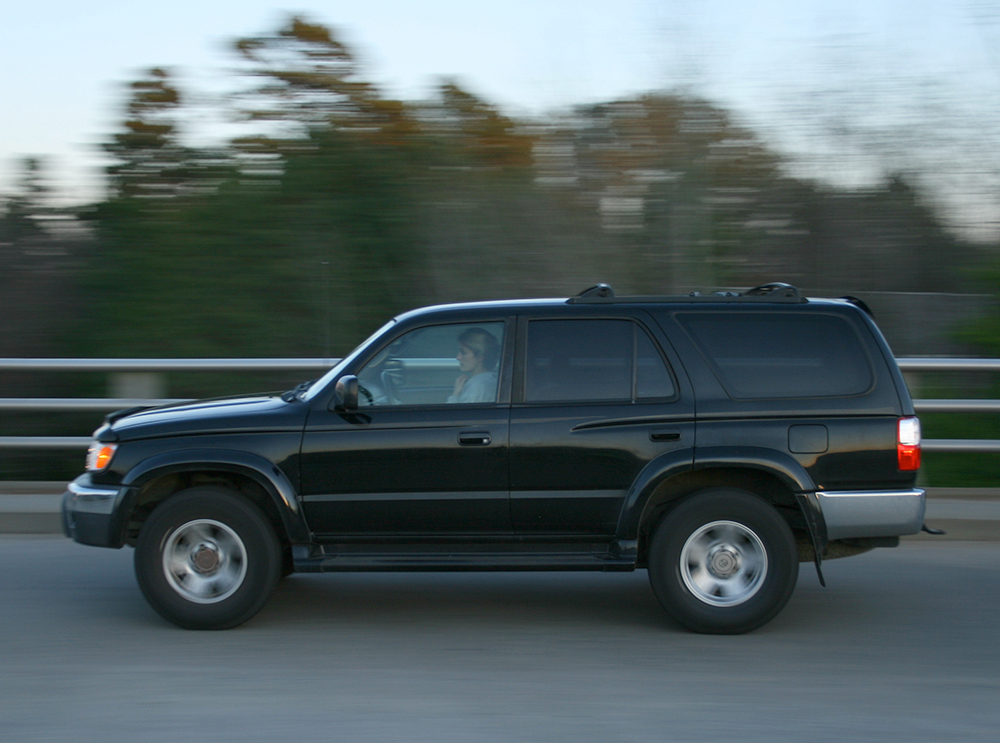 Fã de branco, Presidente do Turcomenistão bane carros pretos