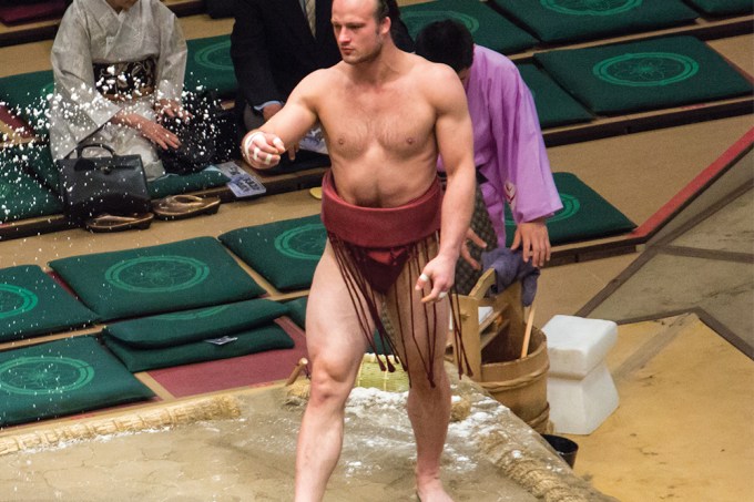 Existe lutador de sumô magro?