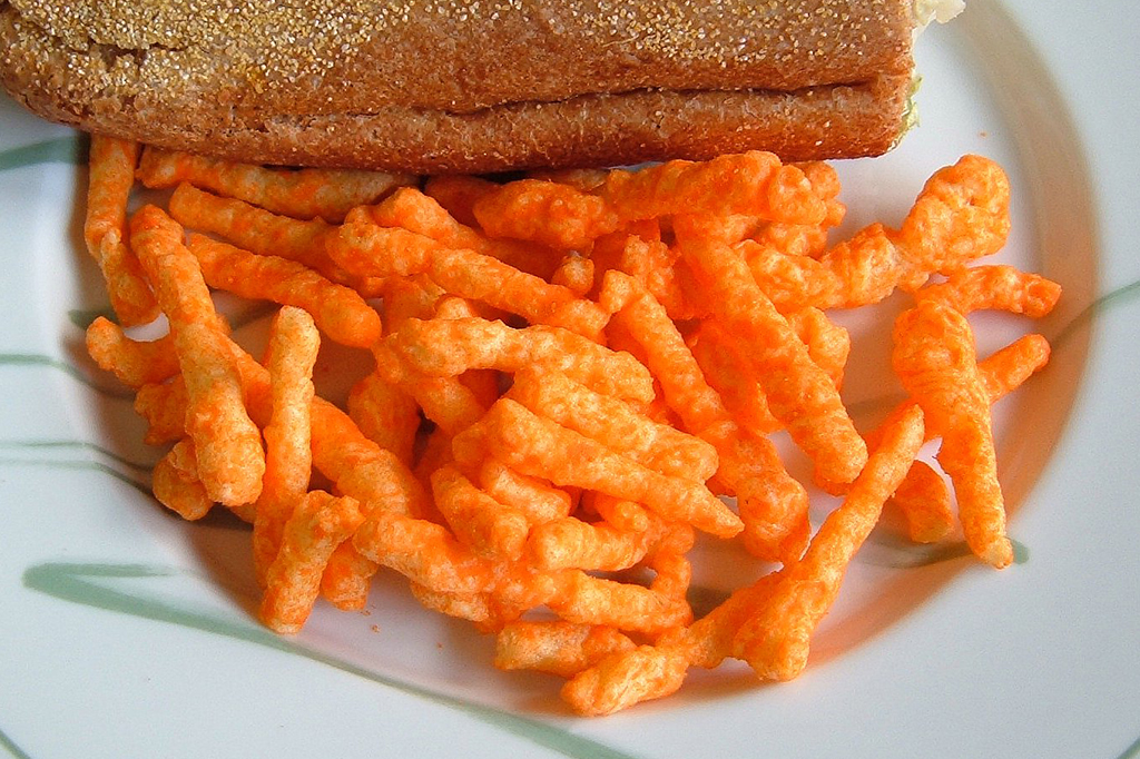 Salgadinhos Os 9 tipos de alimentos mais prejudiciais à saúde
