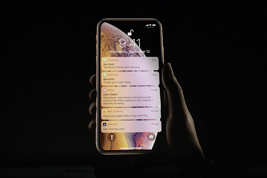 iPhone XS iPhone XS