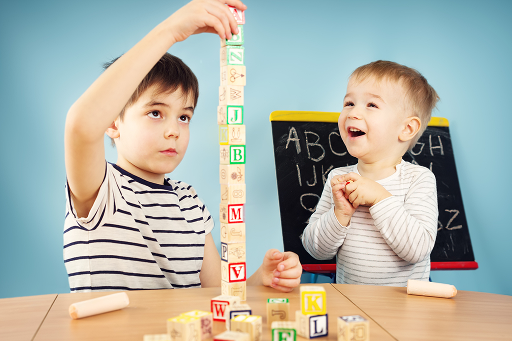 Irmãos mais velhos realmente levam vantagem