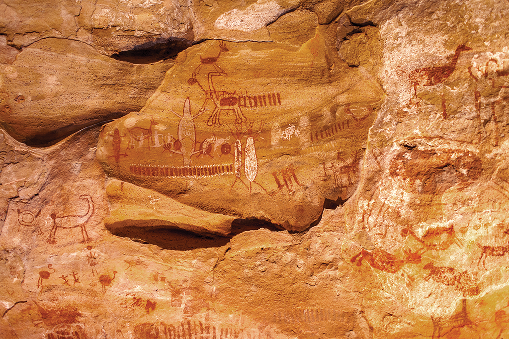 A grande maioria das pinturas datam de de 6 a 12 mil anos de idade