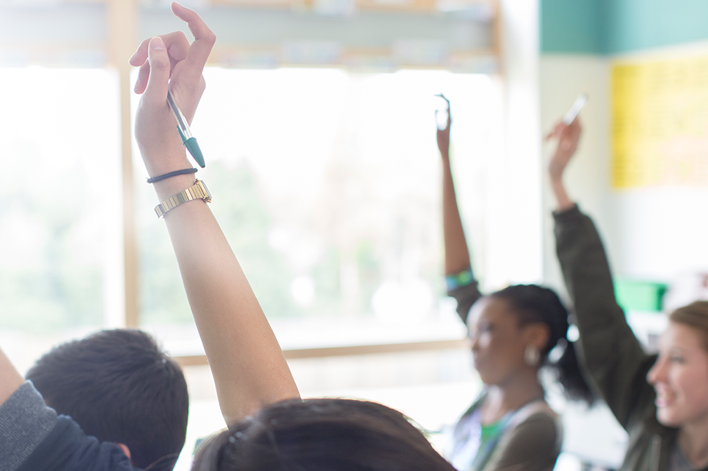 Começar a aula mais tarde melhora performance de adolescentes na escola