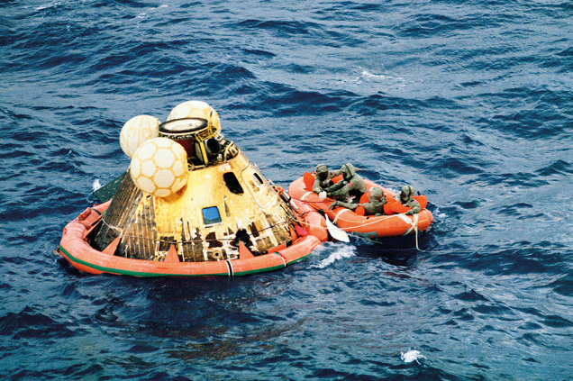 O resgate do Columbia no Oceano Pacífico.