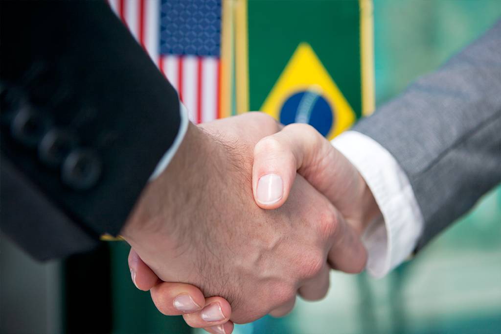 Qual é a diferença entre embaixada e consulado?