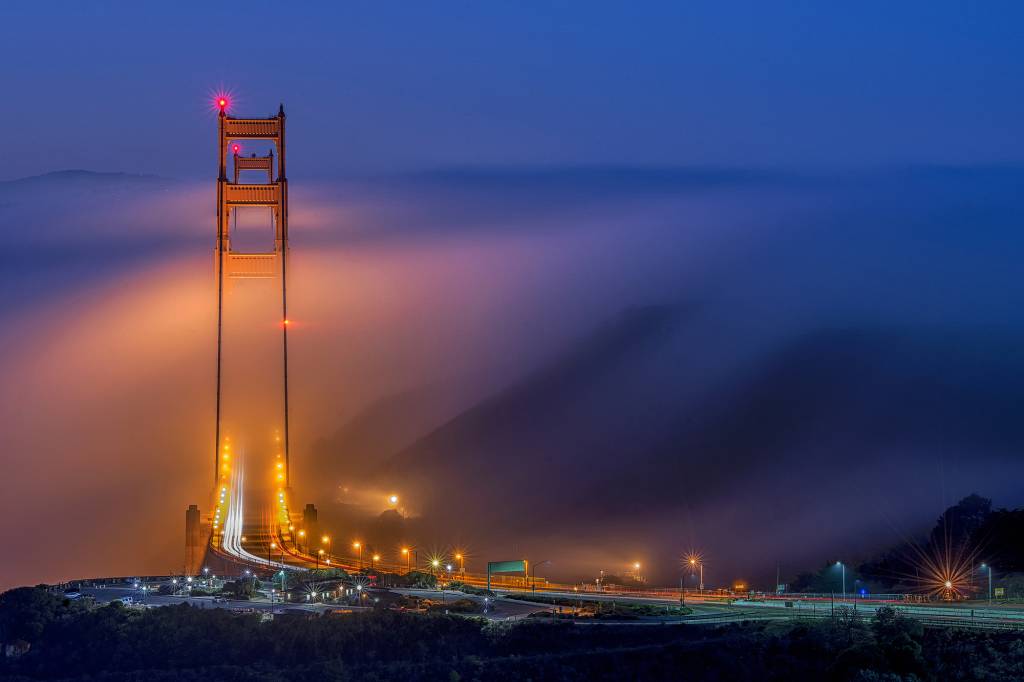 Alignment Golden Gate Bridge in Low Fog Alignment Golden Gate Bridge in Low Fog