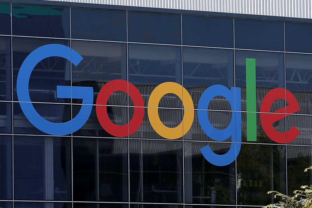 Logo do Google na fachada de um prédio