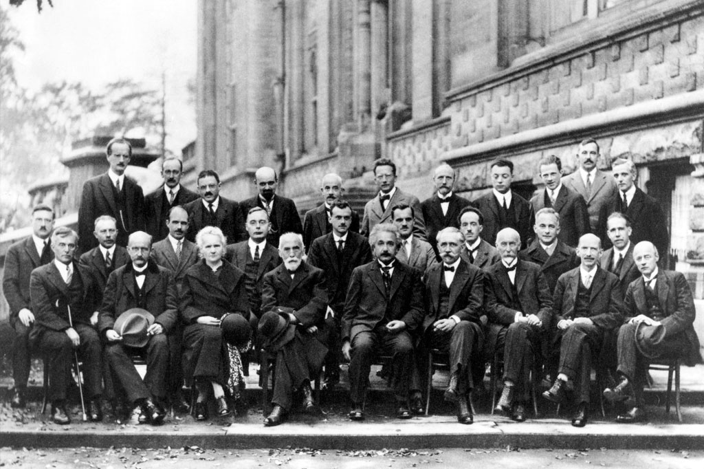 <strong>A quinta conferência de Solvay, na Bélgica, colocou 17 prêmios Nobel para debater física quântica em 1927.</strong>