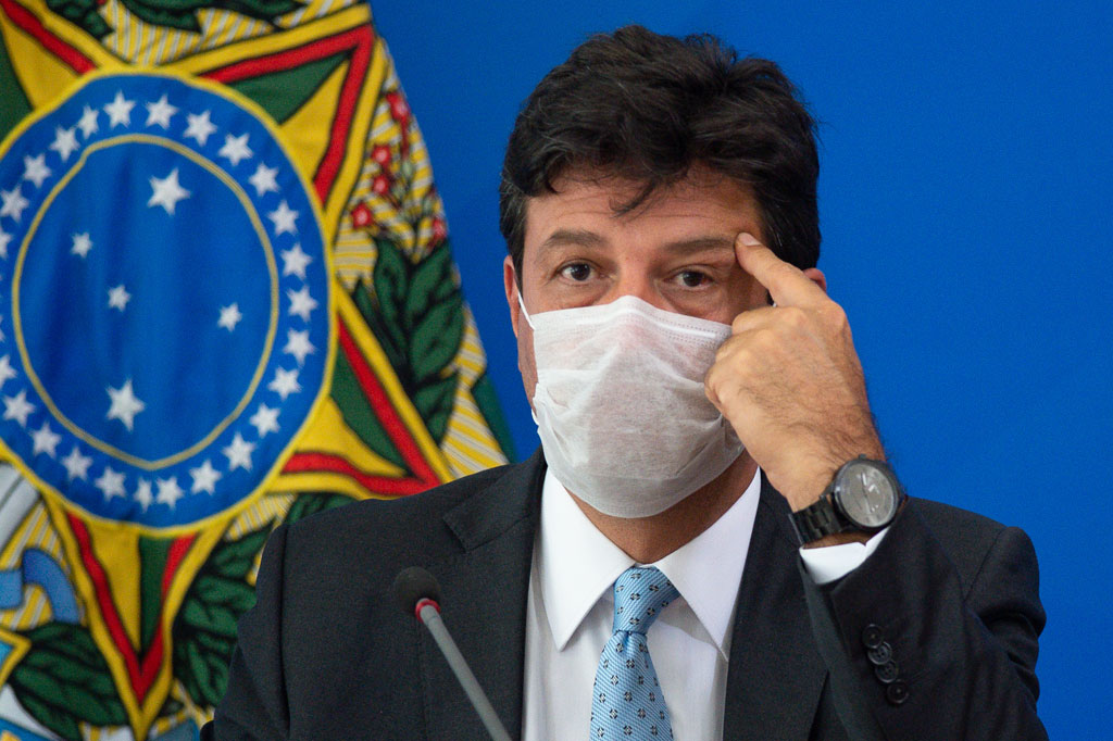 Relatório assinado por cientistas e Mandetta prevê pico de casos entre abril e maio