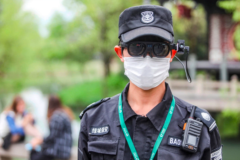 Óculos infravermelhos conseguem “ver” se outras pessoas estão com febre