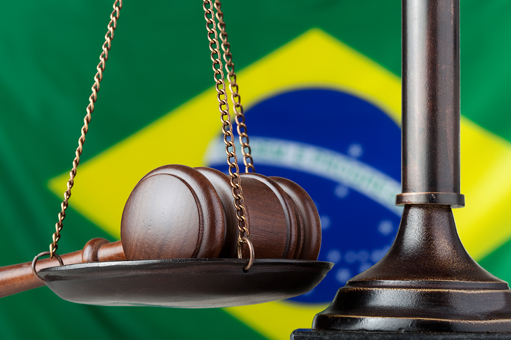 Com holerites que podem superar os R$ 200 mil, juízes rasgam a Lei nas nossas caras