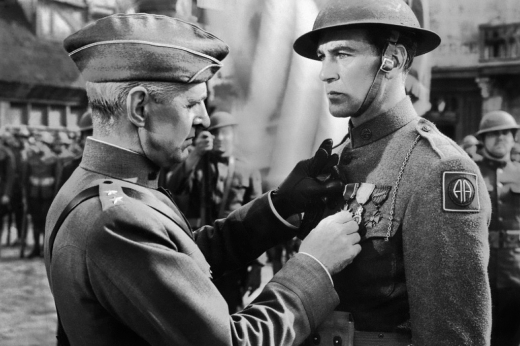 <strong>FILME PRÓ-GUERRA – <em>Sargento York</em> (1941) estimulou o alistamento com a história de um camponês pacifista que virou herói de guerra.</strong>