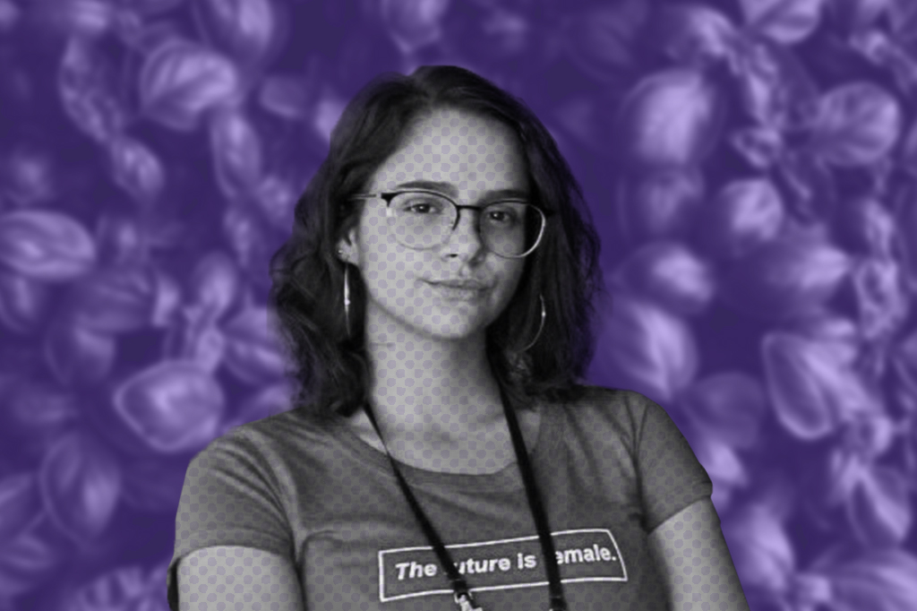 Juliana Estradioto, 20, criou plástico biodegradável com casca de maracujá