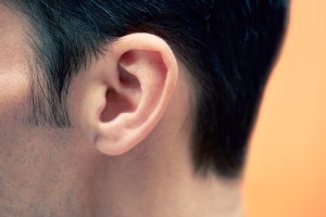 Covid pode causar perda de audição em casos raros