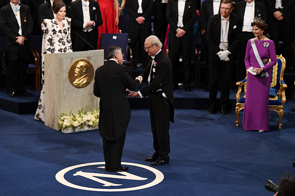 Por que demora tanto para alguns cientistas ganharem um Nobel?