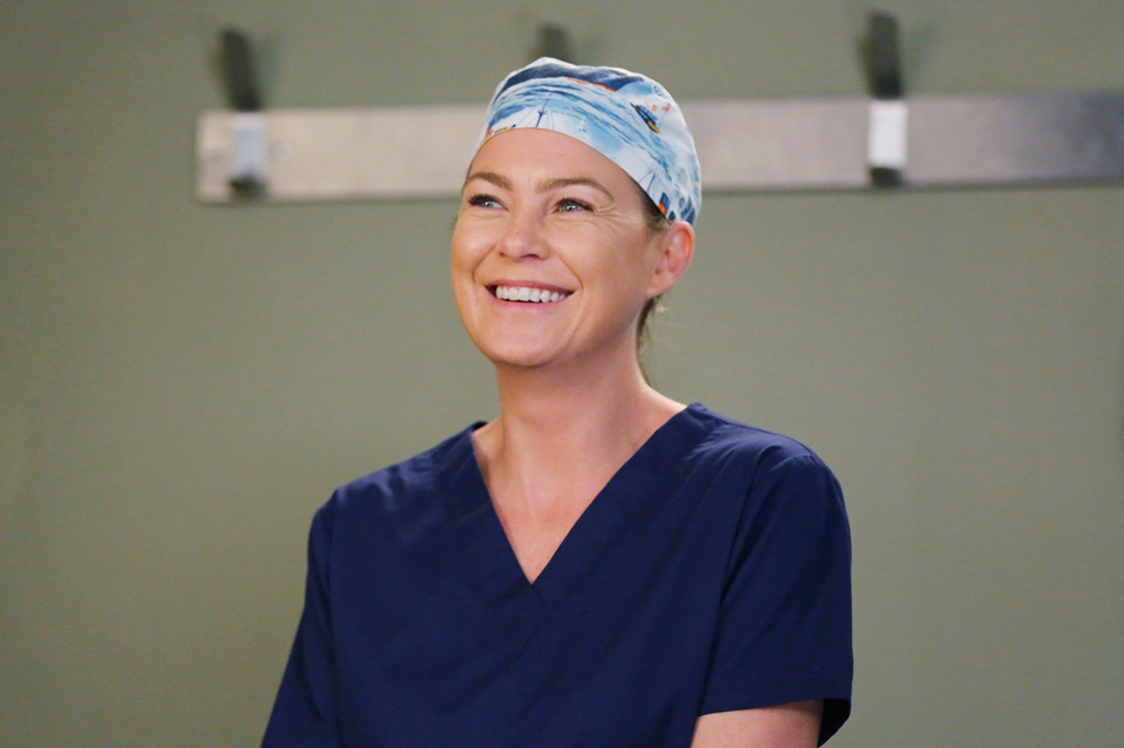 Meredith Grey, personagem principal de Grey's Anatomy, no centro da imagem.