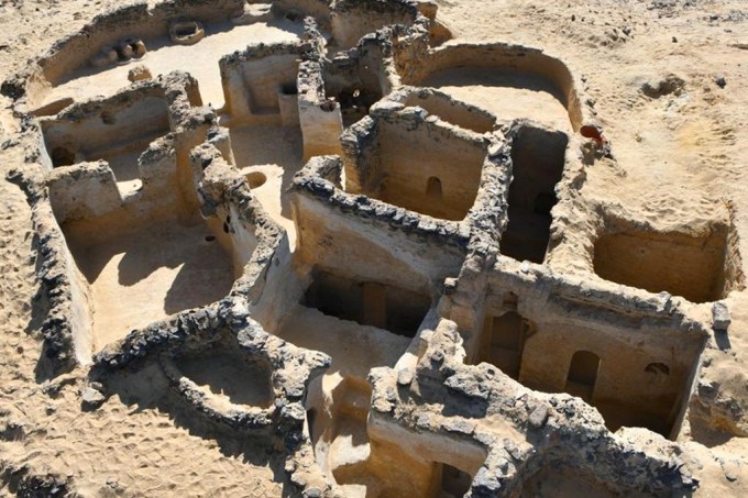 Arqueólogos descobrem vestígios da comunidade cristã primitiva no Egito