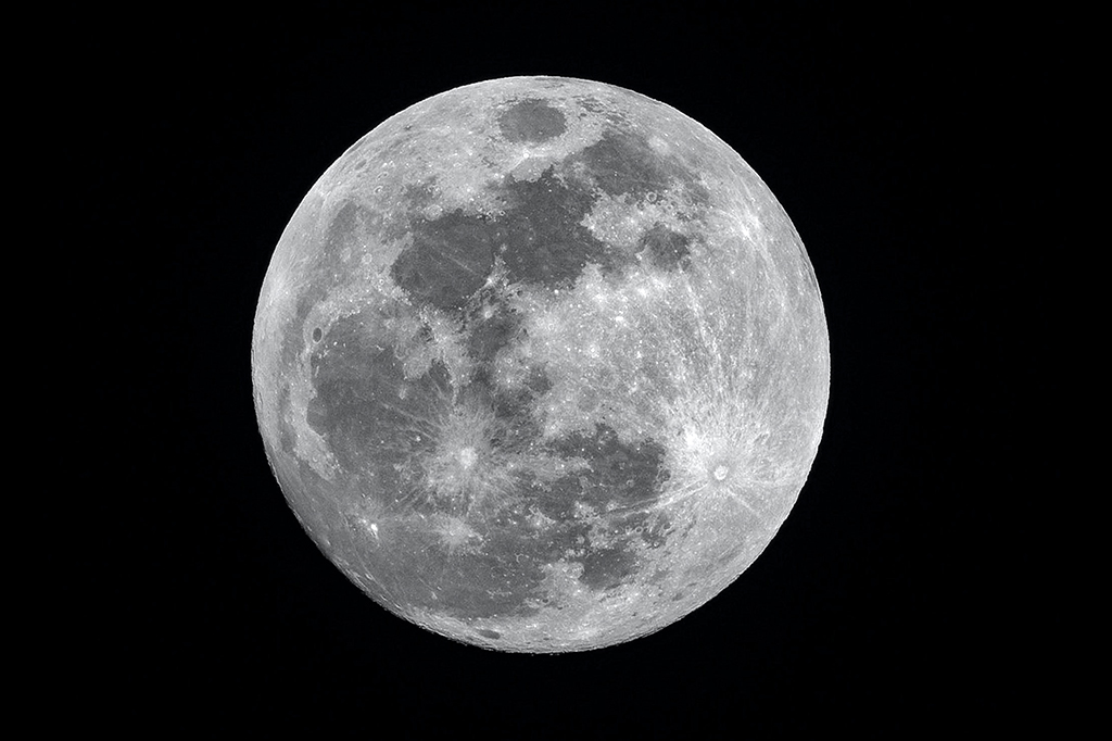 Foto da lua cheia.