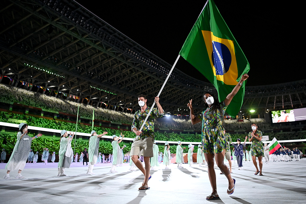 Atletas brasileiros na abertura dos Jogos Olímpicos Tóquio 2020.