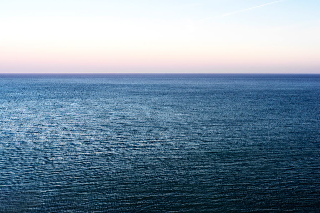 Vista panorâmica do mar.