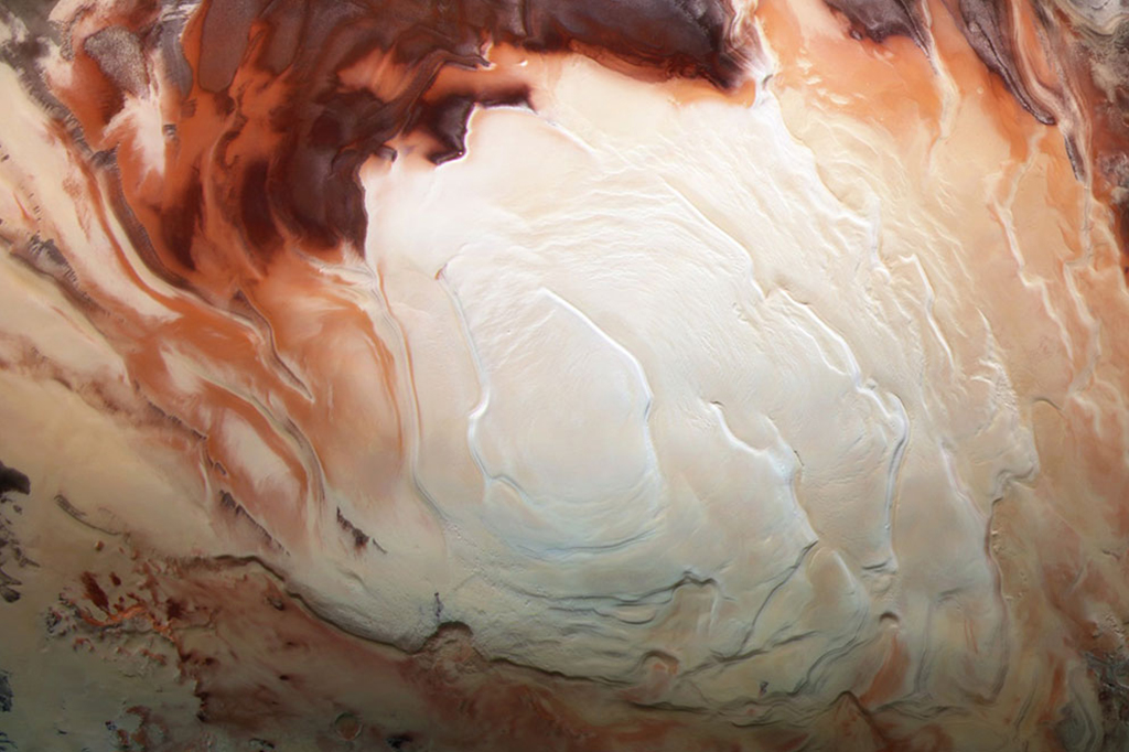 Foto da camada de gelo que cobre a área do polo sul de Marte.