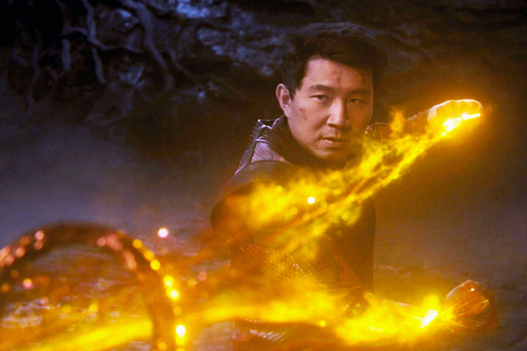 Imagem de Simu Liu em cena do filme "Shang-Chi e a Lenda dos Dez Anéis".