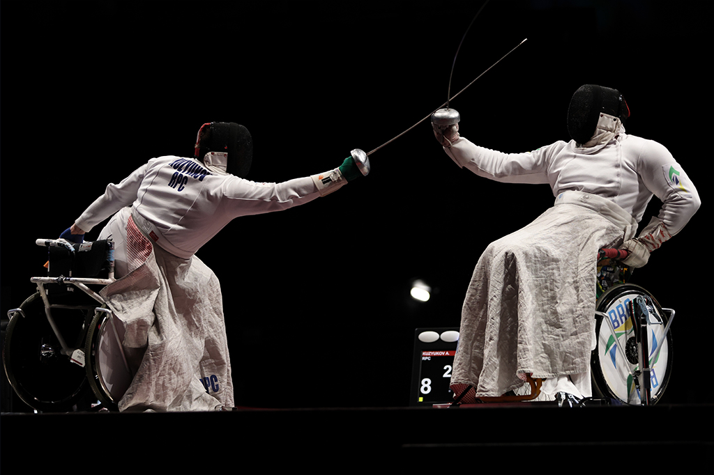 Como funciona a esgrima paralímpica?
