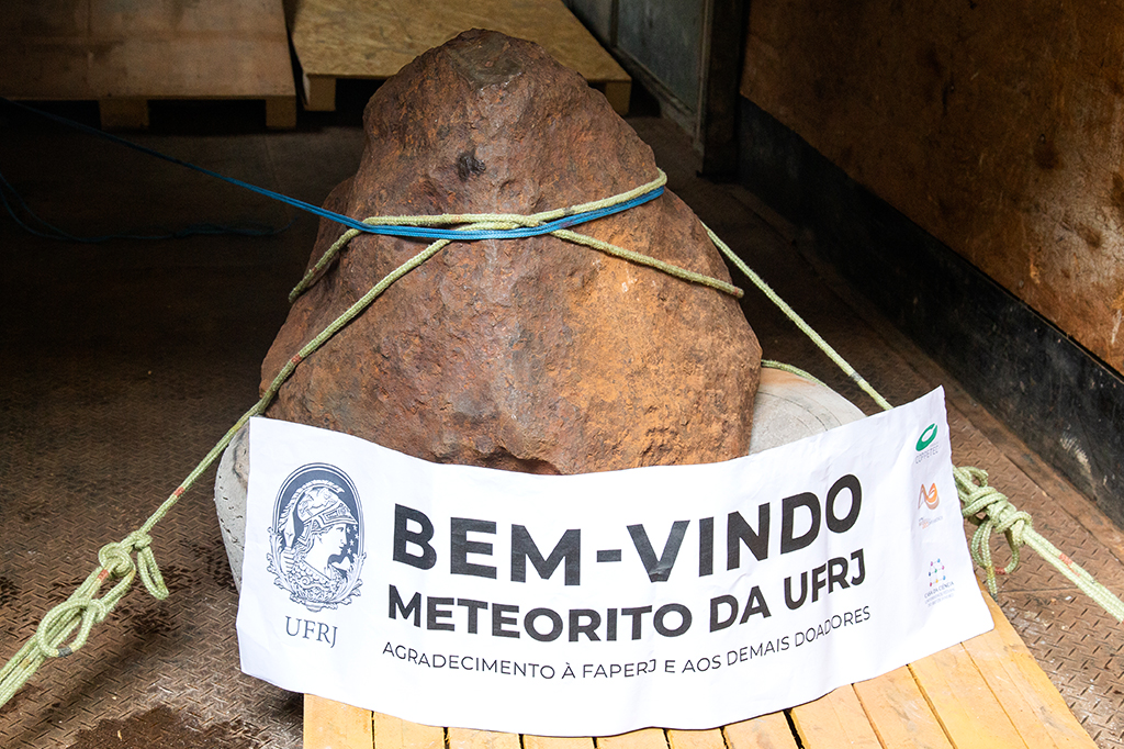 Meteorito chega à UFRJ