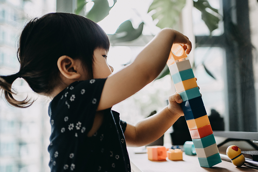 Terapia voltada a bebês reduz chance de diagnóstico de autismo, sugere estudo