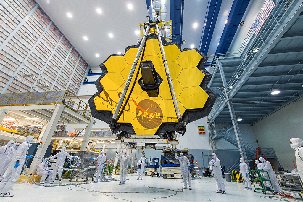 Telescópio espacial James Webb durante sua construção.