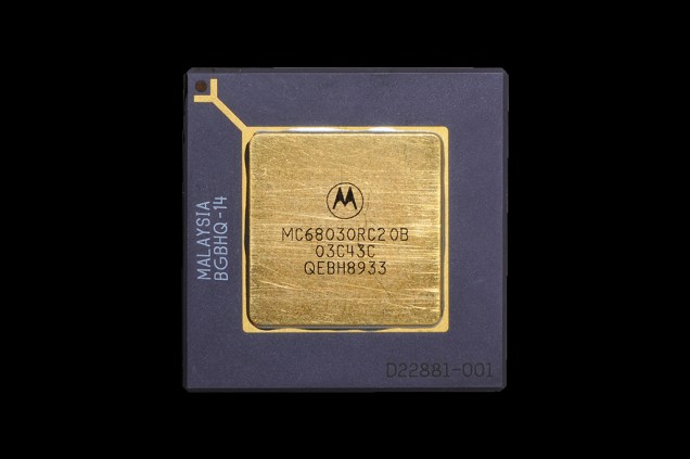 Processador: Motorola 68000. Ano: 1979. Tecnologia de produção: 3,5 micrômetros. Número de circuitos: 68 mil. É a CPU usada no primeiro Macintosh, de 1984 – e também mais tarde, em 1988, no console de videogame Mega Drive, da Sega.