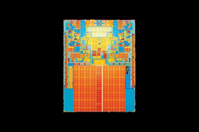 Processador: Intel Core 2 Duo. Ano: 2006. Tecnologia de produção: 65 nanômetros. Número de circuitos: 291 milhões. Marcou a popularização das CPUs dual-core, com dois núcleos de processamento – o que também explica seu salto impressionante na quantidade de transistores.