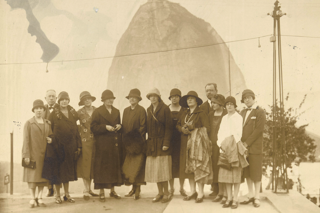 Marie Curie e integrantes da Federação Brasileira para o Progresso Feminino.