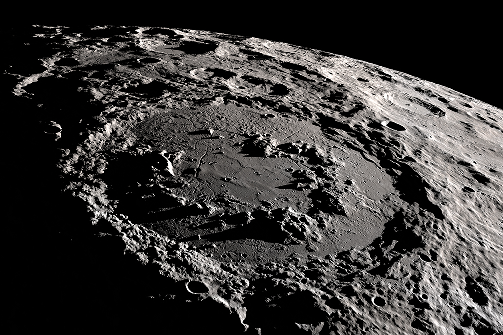 Ilustração da cratera Schrödinger, localizada no pólo sul lunar.