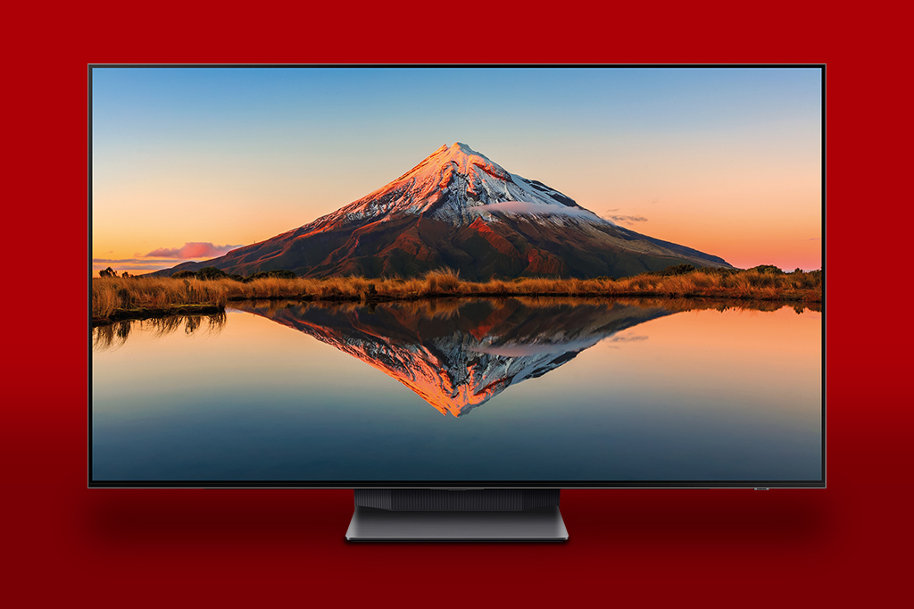 TV Samsung com tela QD-OLED.