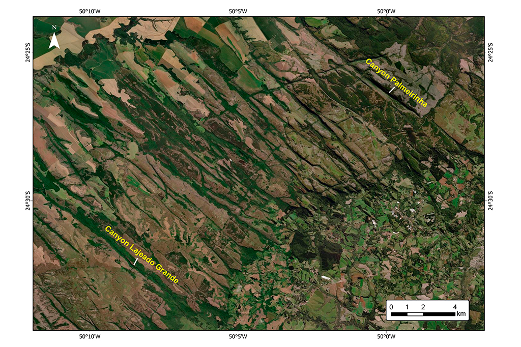 Imagem aérea com localizações dos diques e cânions.