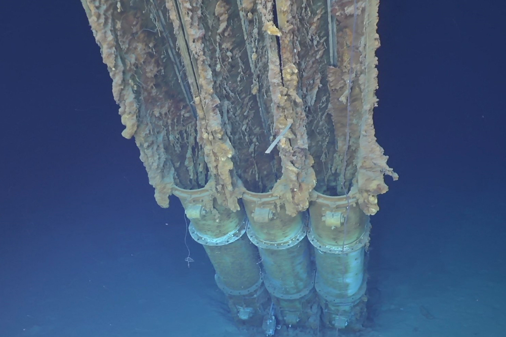 Tubos de torpedo do USS Samuel B Roberts.