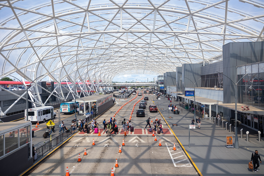 Entrada do aeroporto de Dubai.
