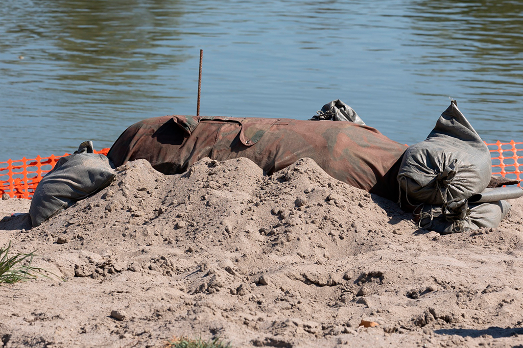 Seca revela bomba da Segunda Guerra Mundial em rio da Itália