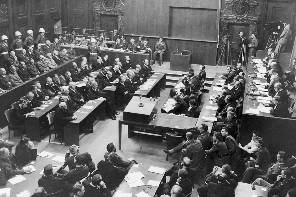 Fotografia histórica do juramento de Nuremberg.