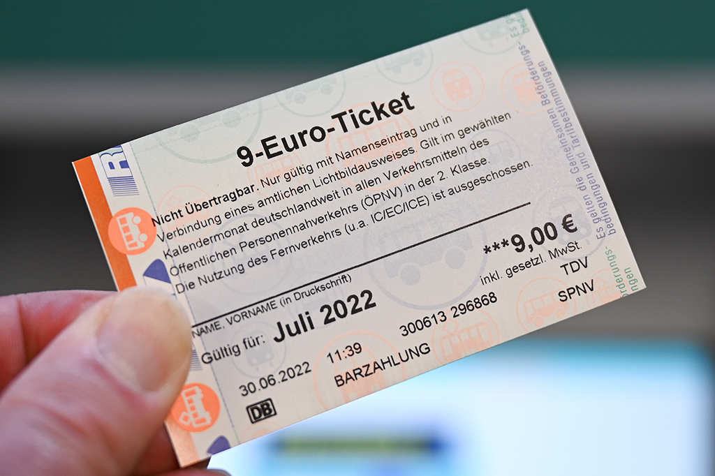 Passagem alemã de 9 euros do programa experimental do governo.