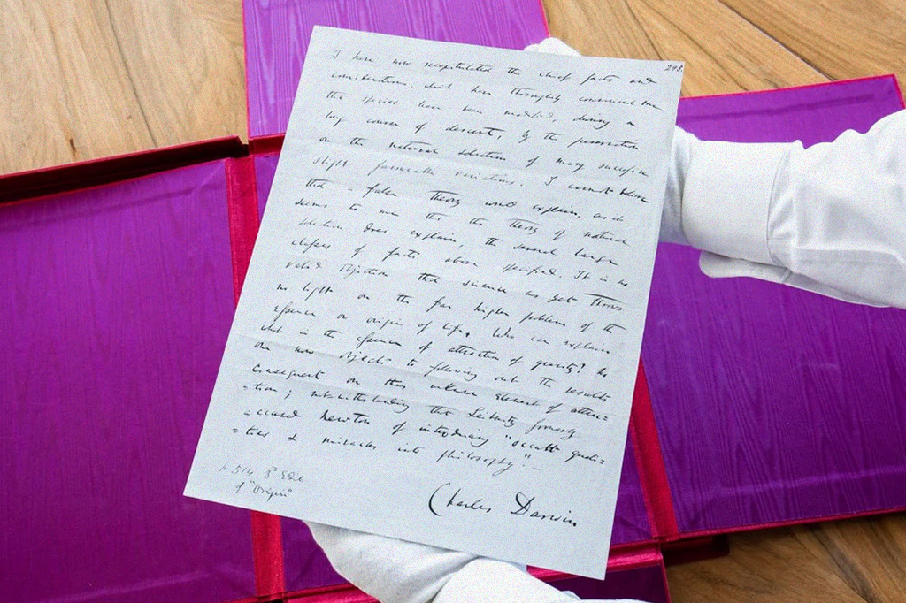 Uma foto do manuscrito assinado por Charles Darwin.
