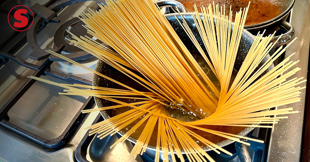 The advice of a Nobel laureate in physics for cooking pasta