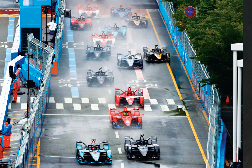 Foto da temporada de estreia do Gen2 da Fórmula E.