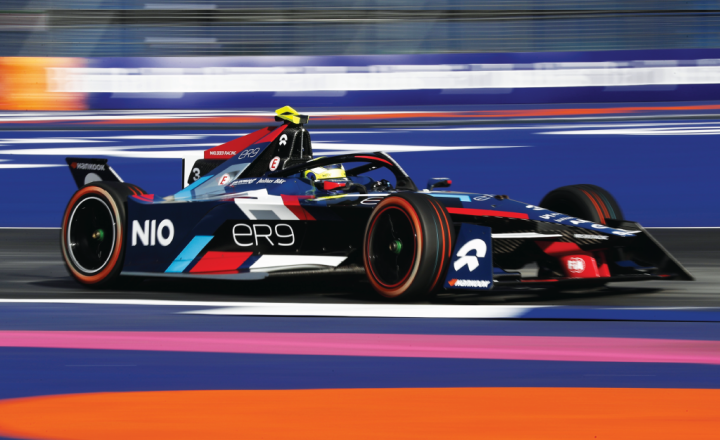 Fórmula E: carro elétrico de corrida de 3ª geração vai a 322 km/h