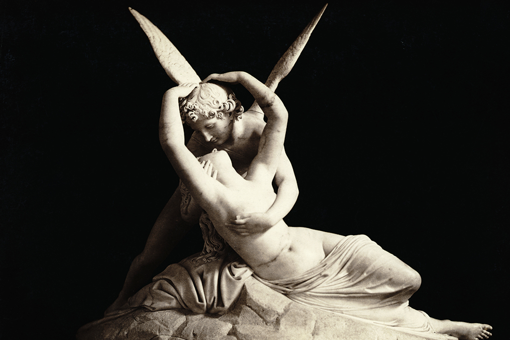 Foto da estátua de Cupido e Psiquê feita por Antonio Canova.