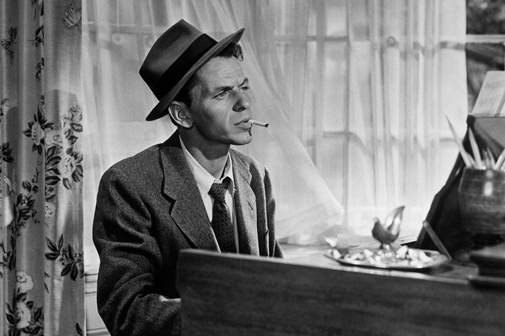 Frank Sinatra como Barney Sloan em Young at Heart.