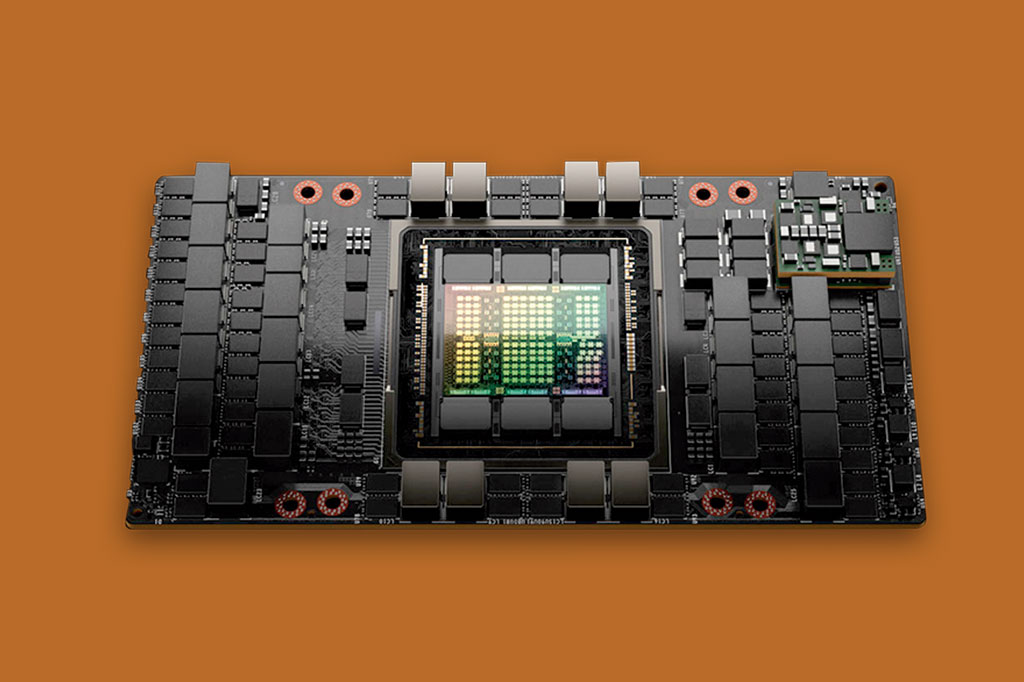 Imagem da GPU NVIDIA H100 em fundo marrom liso.