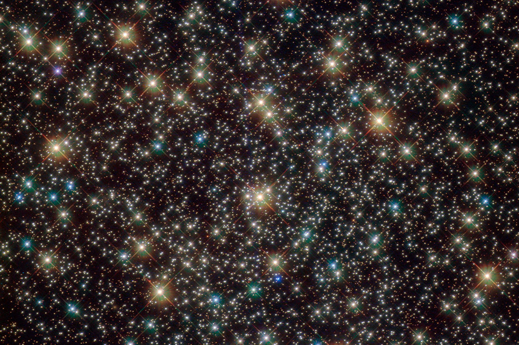 Imagem do Telescópio Espacial Hubble da NASA/ESA revela um aglomerado globular antigo e brilhante chamado NGC 3201 — uma reunião de centenas de milhares de estrelas unidas pela gravidade.