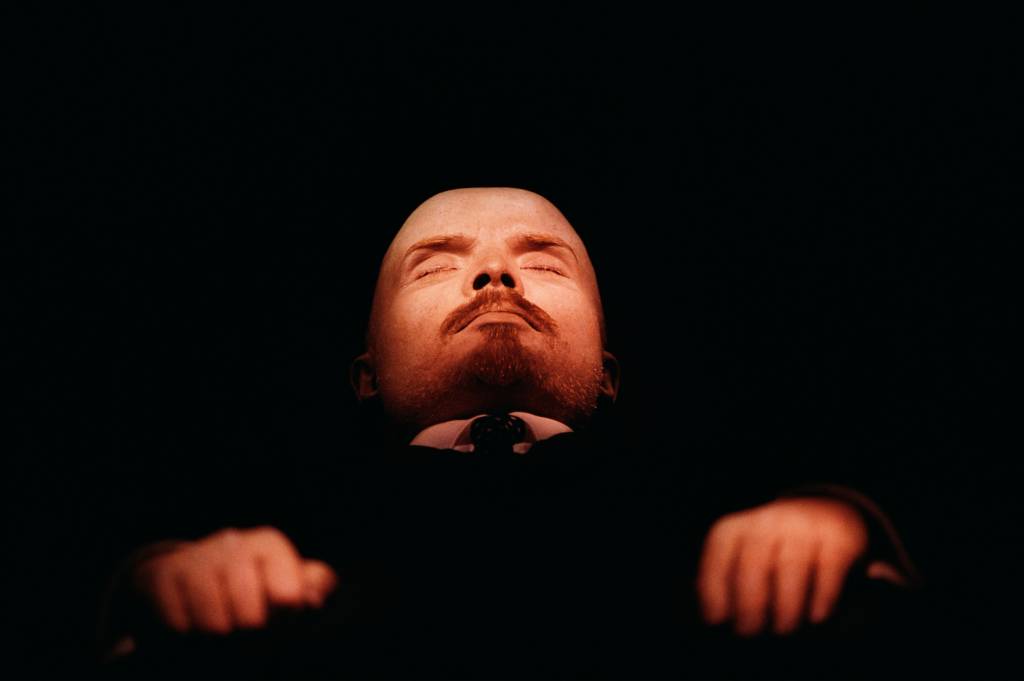 Os planos mirabolantes para preservar a múmia de Lênin, que faz 100 anos